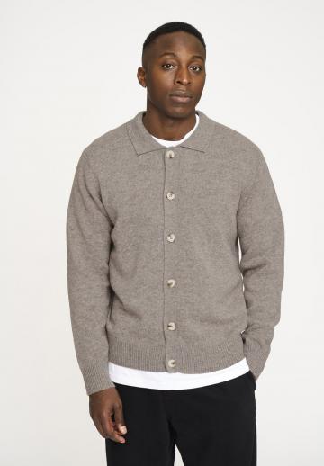 Вязаная кофта