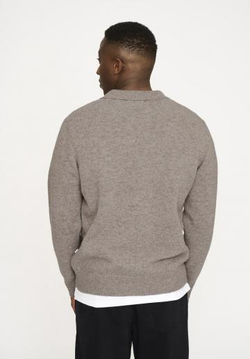 Вязаная кофта