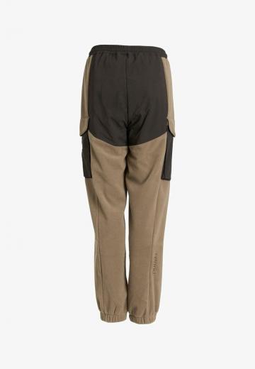 Брюки с накладными карманами