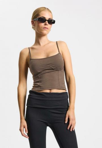 Топ на бретельках