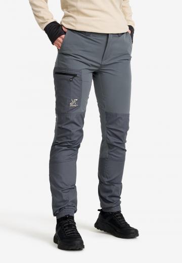 Брюки с накладными карманами