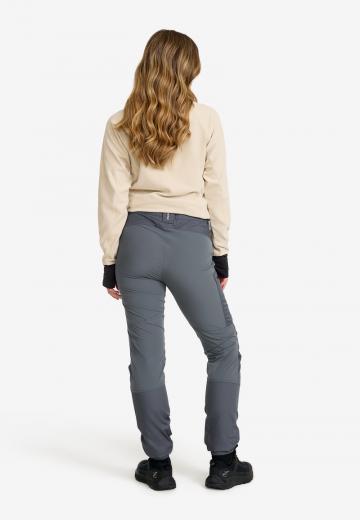 Брюки с накладными карманами