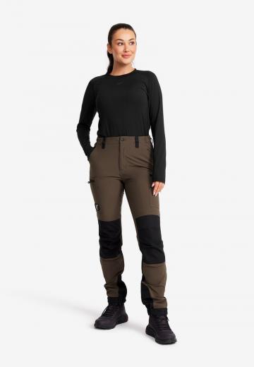 Брюки с накладными карманами