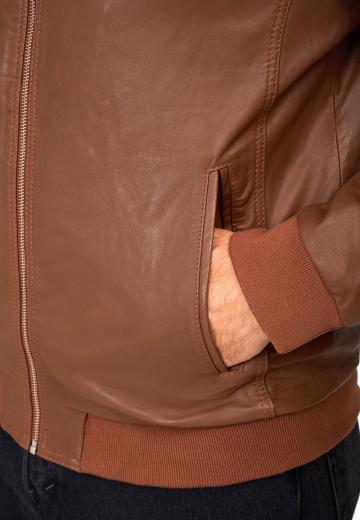 Куртка бомбер