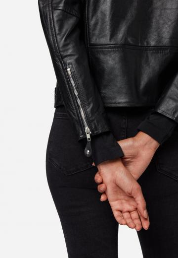 Кожаная куртка