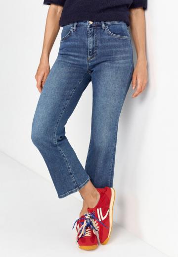 Короткие джинсы
