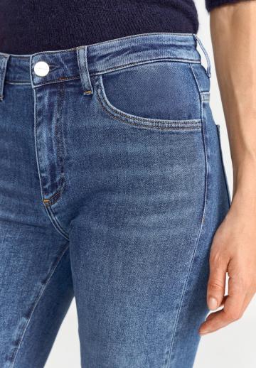 Короткие джинсы