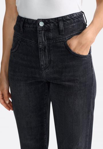 Короткие джинсы