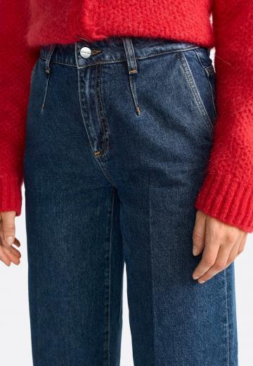 Короткие джинсы