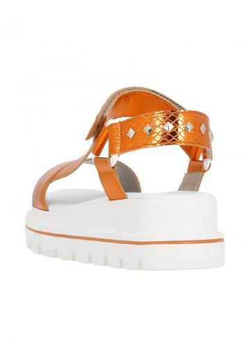 Босоножки на танкетке