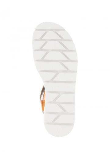 Босоножки на танкетке