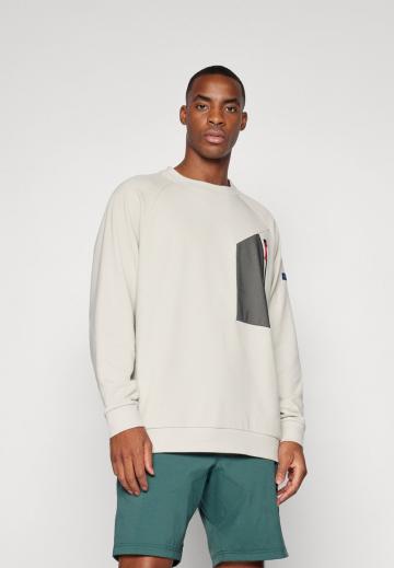 Спортивная толстовка