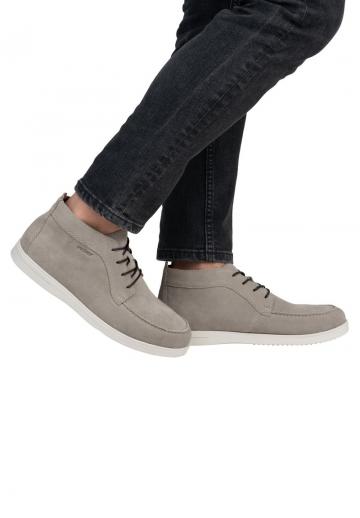 Ботинки на шнуровке