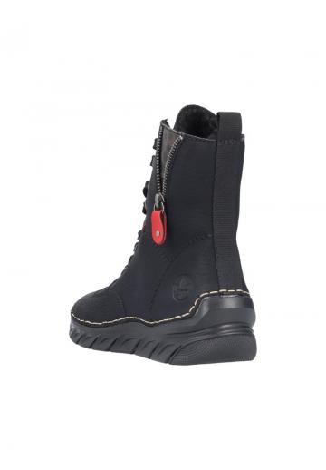 Ботинки на шнуровке