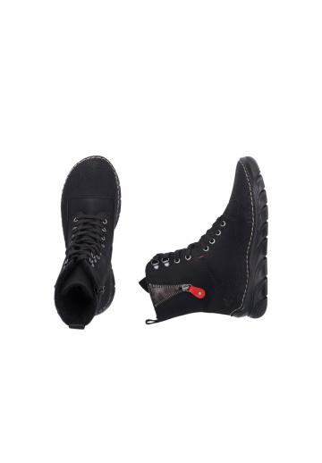 Ботинки на шнуровке