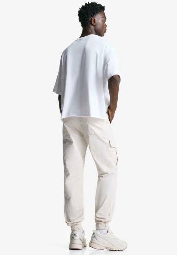 Брюки с накладными карманами