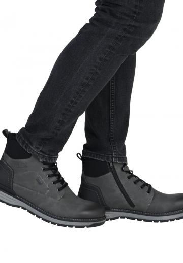 Зимние ботинки