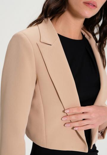 Короткий блейзер