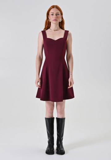 Короткое платье