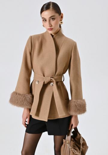 Короткое пальто