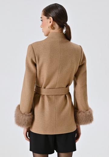 Короткое пальто