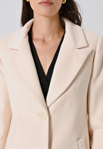 Короткое пальто