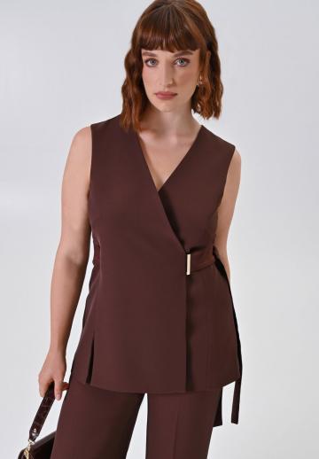 Длинный жилет