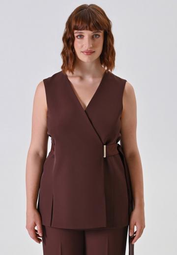 Длинный жилет