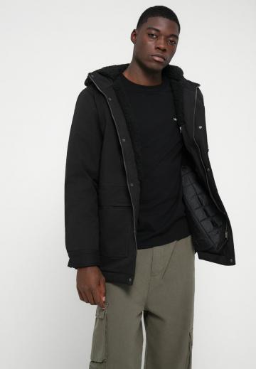 Зимняя куртка