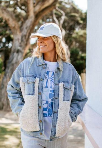 Джинсовая куртка