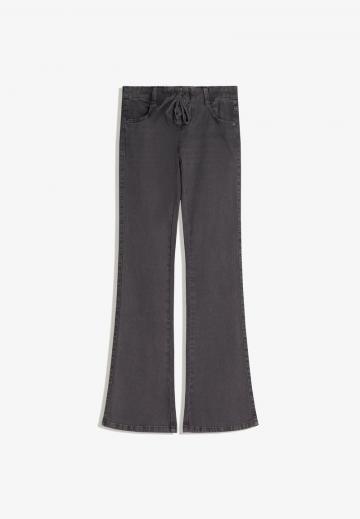 Клешеные джинсы