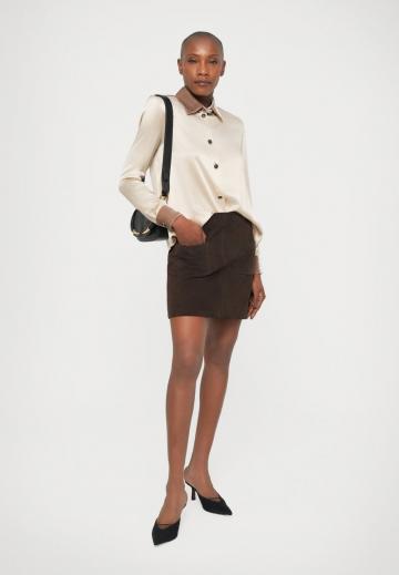 Атласная блузка