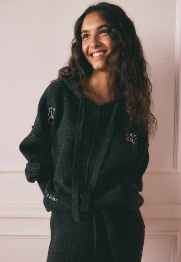 Пуловер с капюшоном