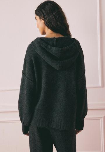 Пуловер с капюшоном