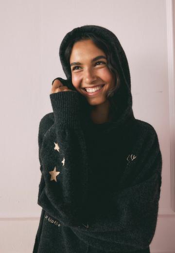 Пуловер с капюшоном