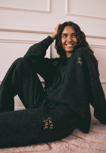 Пуловер с капюшоном