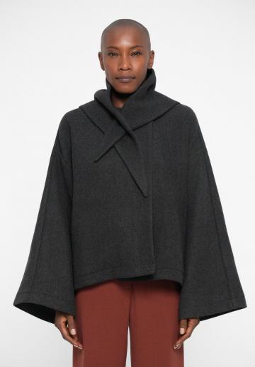 Короткое пальто