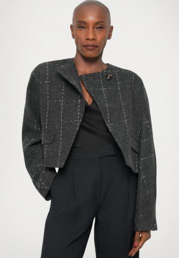 Короткая куртка