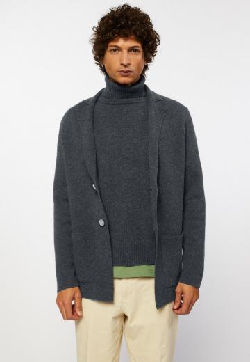 Вязаная кофта