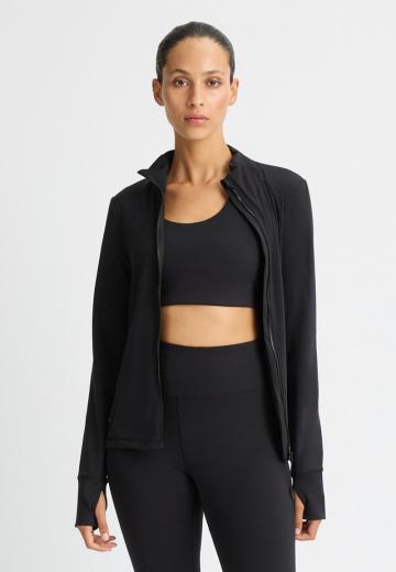 Спортивная куртка