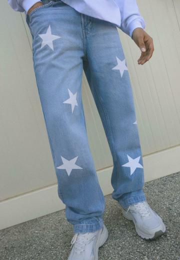 Прямые джинсы