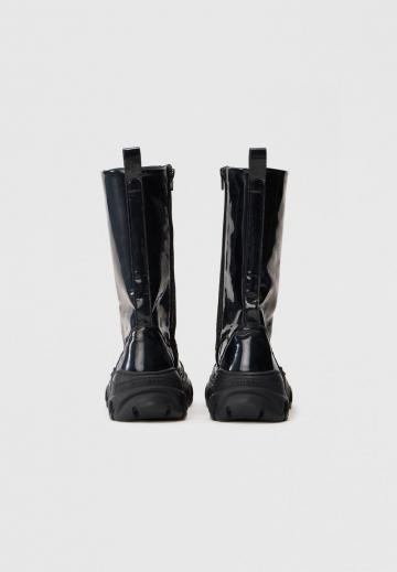 Ботинки на шнуровке