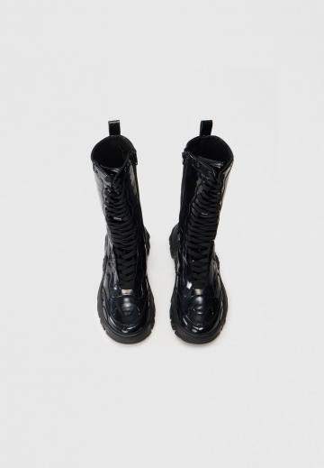 Ботинки на шнуровке