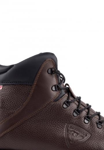 Походные кроссовки