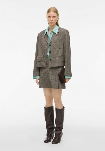 Блейзер с накладными карманами