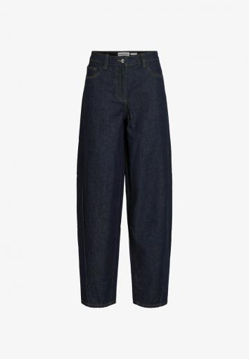 Свободные джинсы