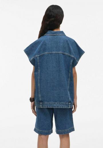 Джинсовая куртка