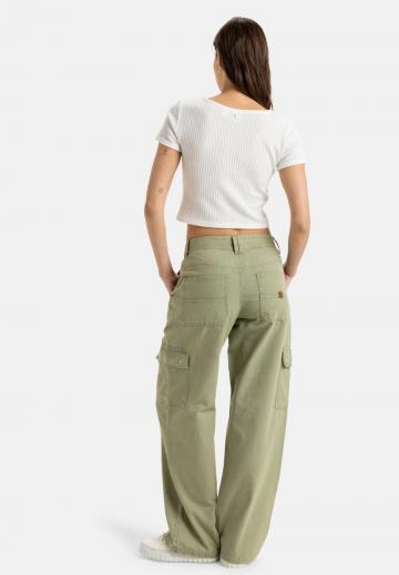 Брюки с накладными карманами