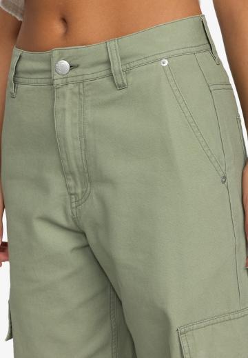 Брюки с накладными карманами