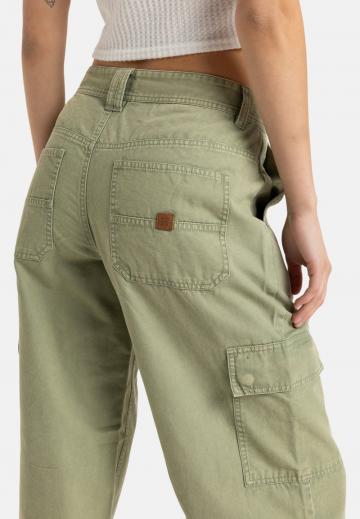 Брюки с накладными карманами